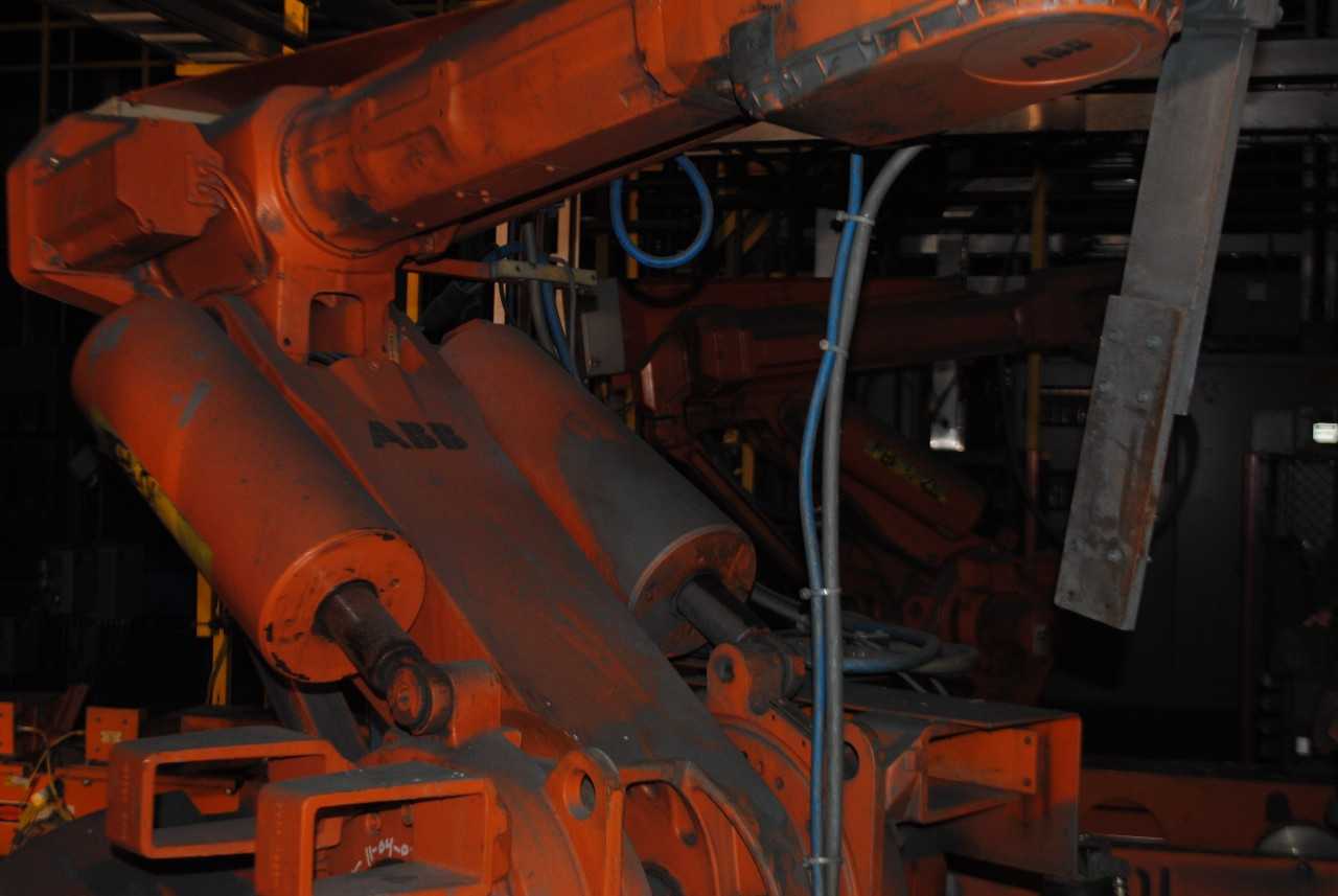 10 Count of --   ABB IRB 6400 Industrial Robots with Welder - MACHINING ACCESSORIES & TOOLING