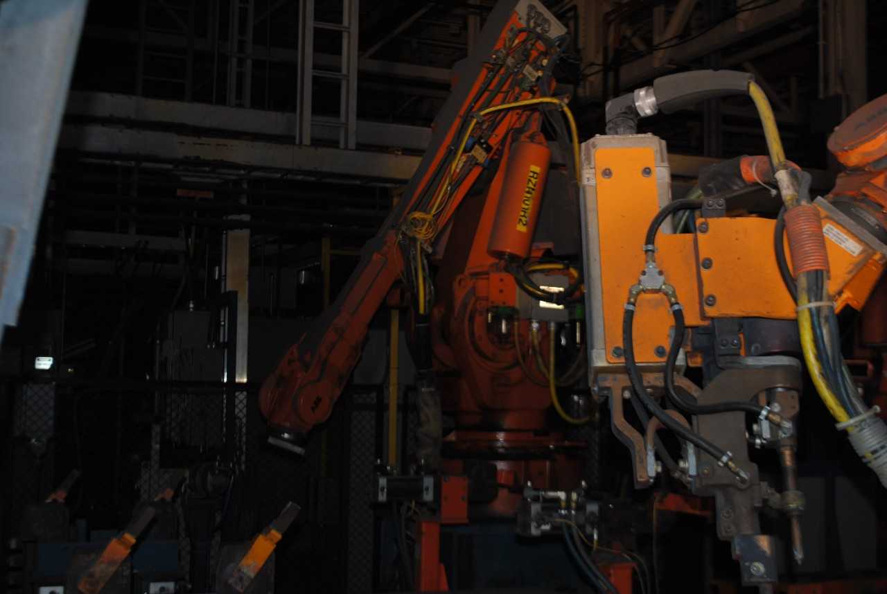 10 Count of --   ABB IRB 6400 Industrial Robots with Welder - MACHINING ACCESSORIES & TOOLING