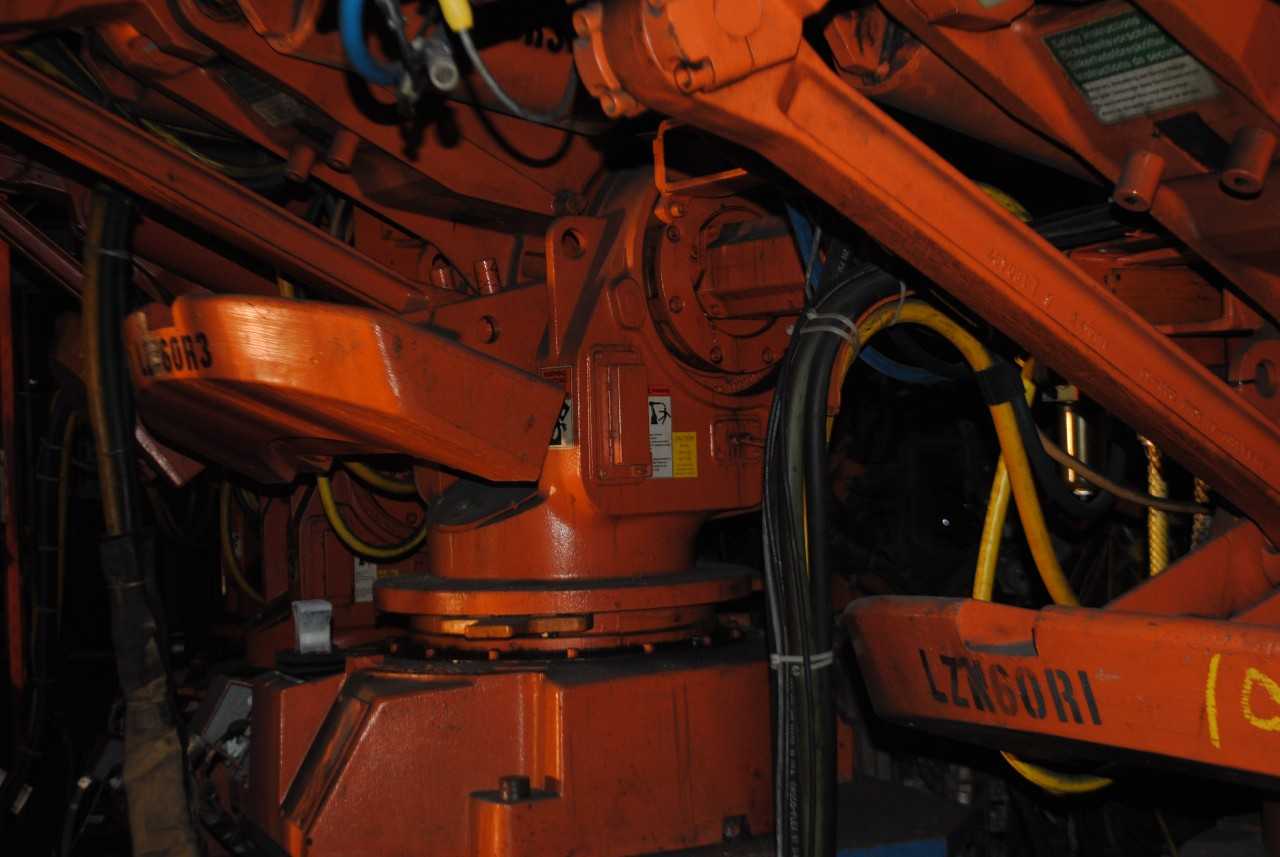 8 Count of --   ABB IRB 6400 Industrial Robots with Welder - MACHINING ACCESSORIES & TOOLING