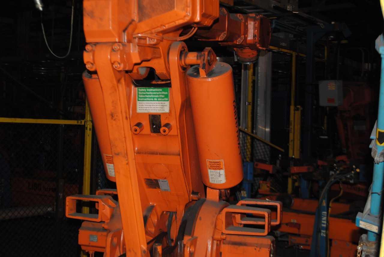 10 Count of --   ABB IRB 6400 Industrial Robots with Welder - MACHINING ACCESSORIES & TOOLING