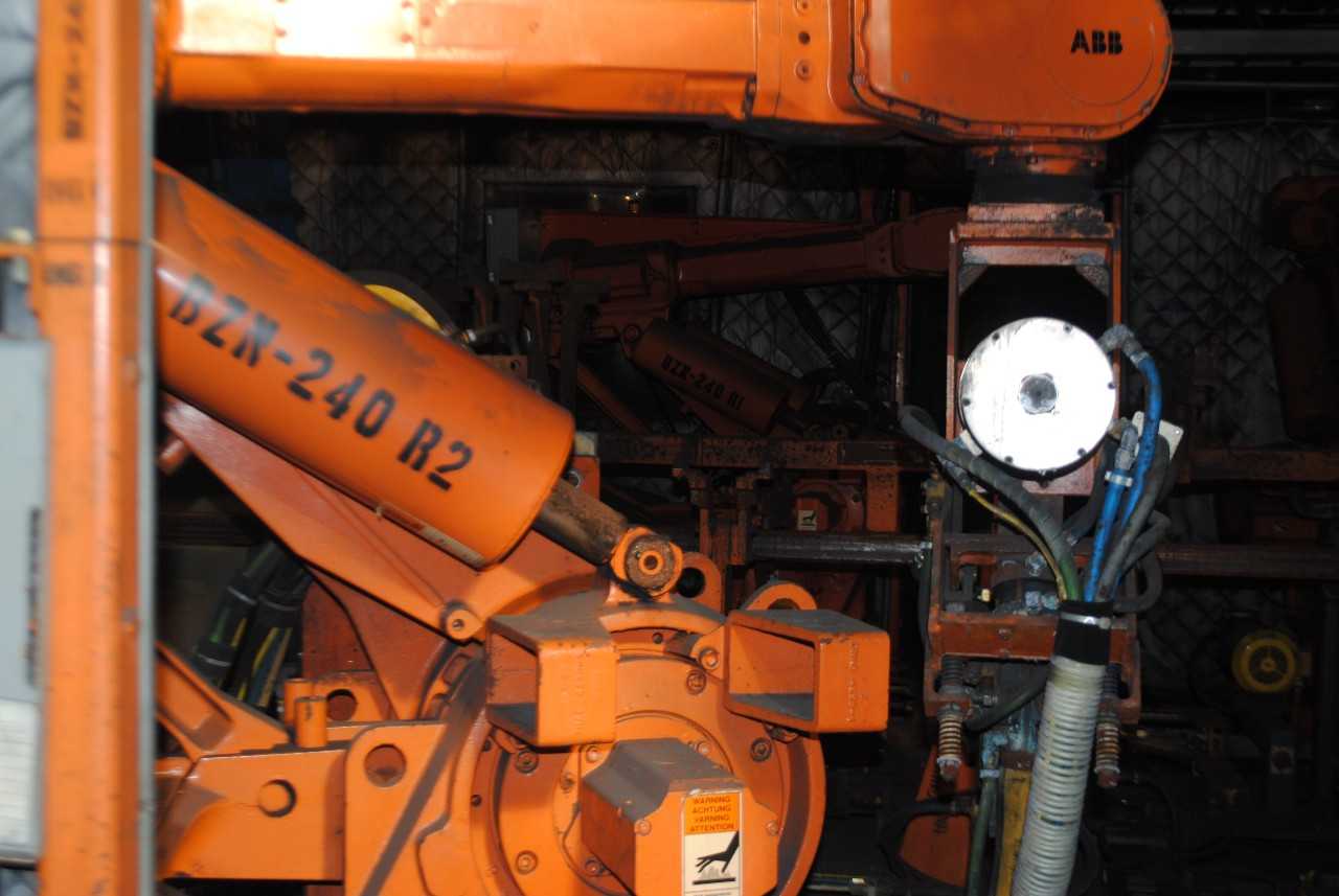 8 Count of --   ABB IRB 6400 Industrial Robots with Welder - MACHINING ACCESSORIES & TOOLING