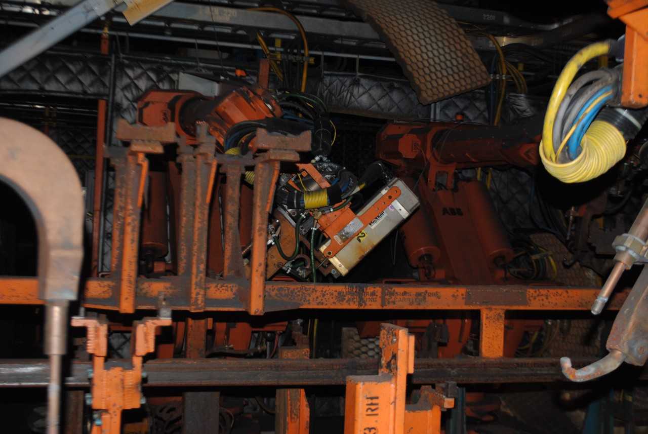 6 Count of --   ABB IRB 6400 Industrial Robots with Welder - MACHINING ACCESSORIES & TOOLING