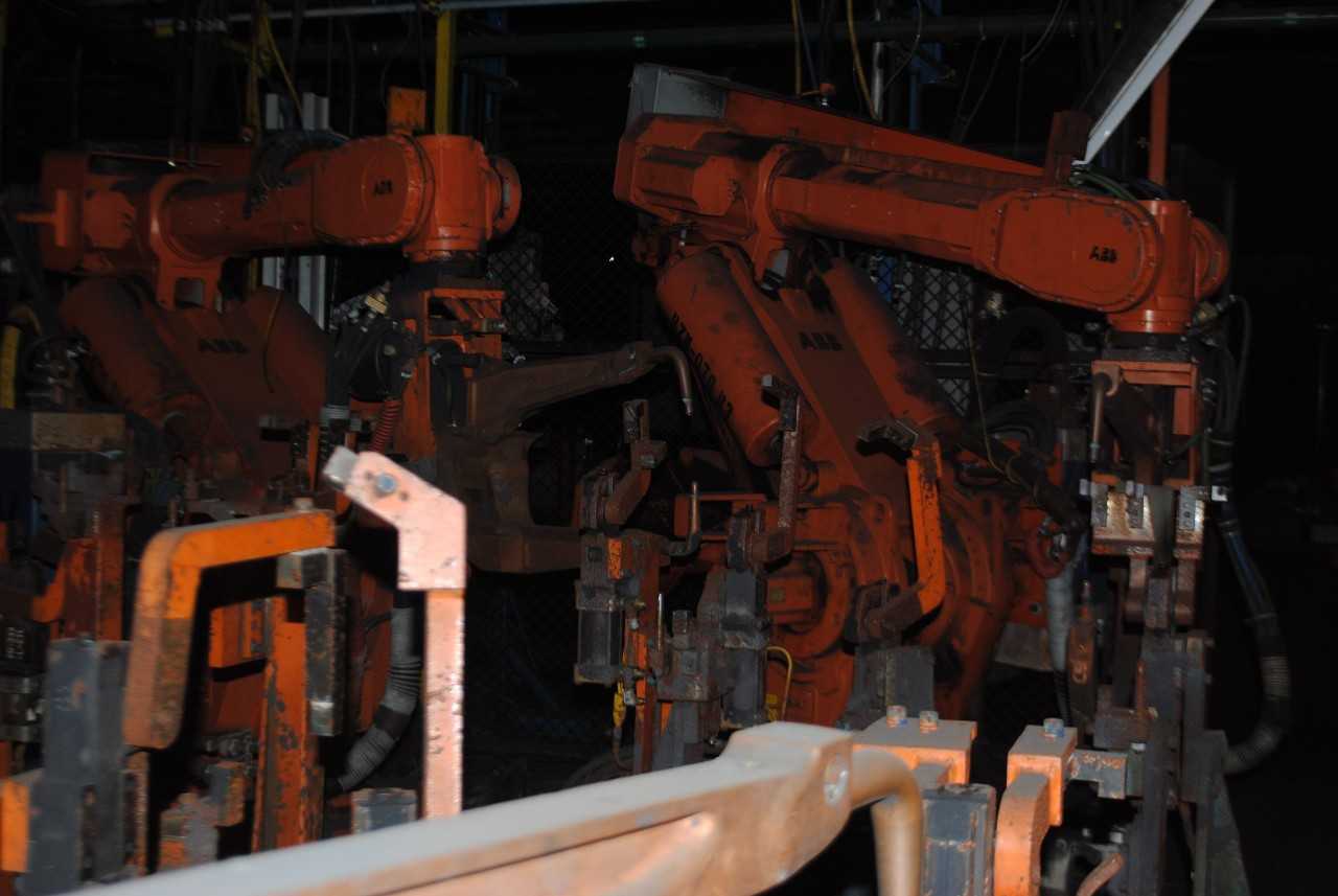 10 Count of --   ABB IRB 6400 Industrial Robots with Welder - MACHINING ACCESSORIES & TOOLING