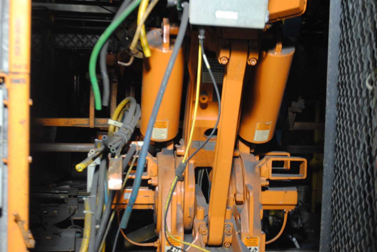 8 Count of --   ABB IRB 6400 Industrial Robots with Welder - MACHINING ACCESSORIES & TOOLING