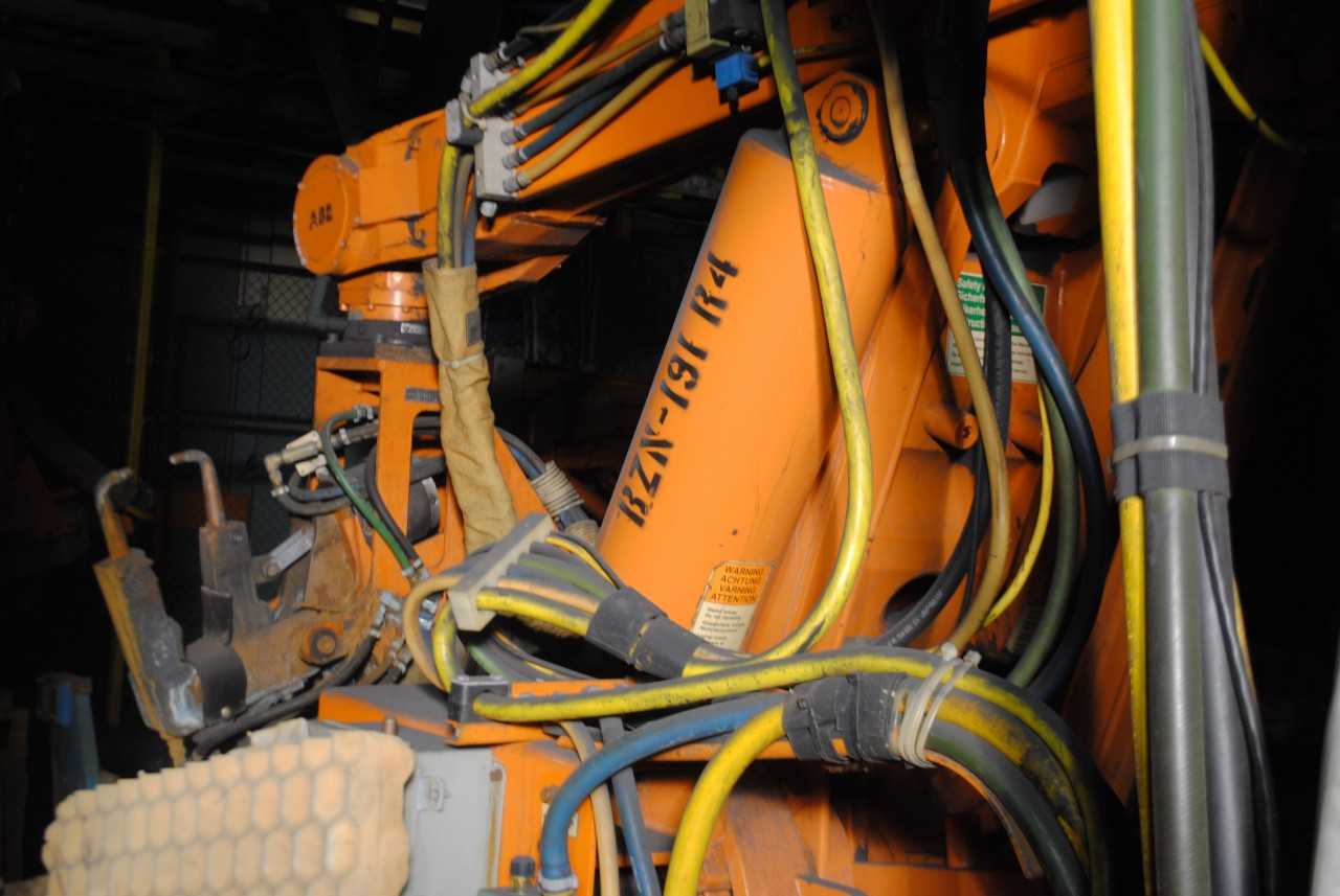 8 Count of --   ABB IRB 6400 Industrial Robots with Welder - MACHINING ACCESSORIES & TOOLING