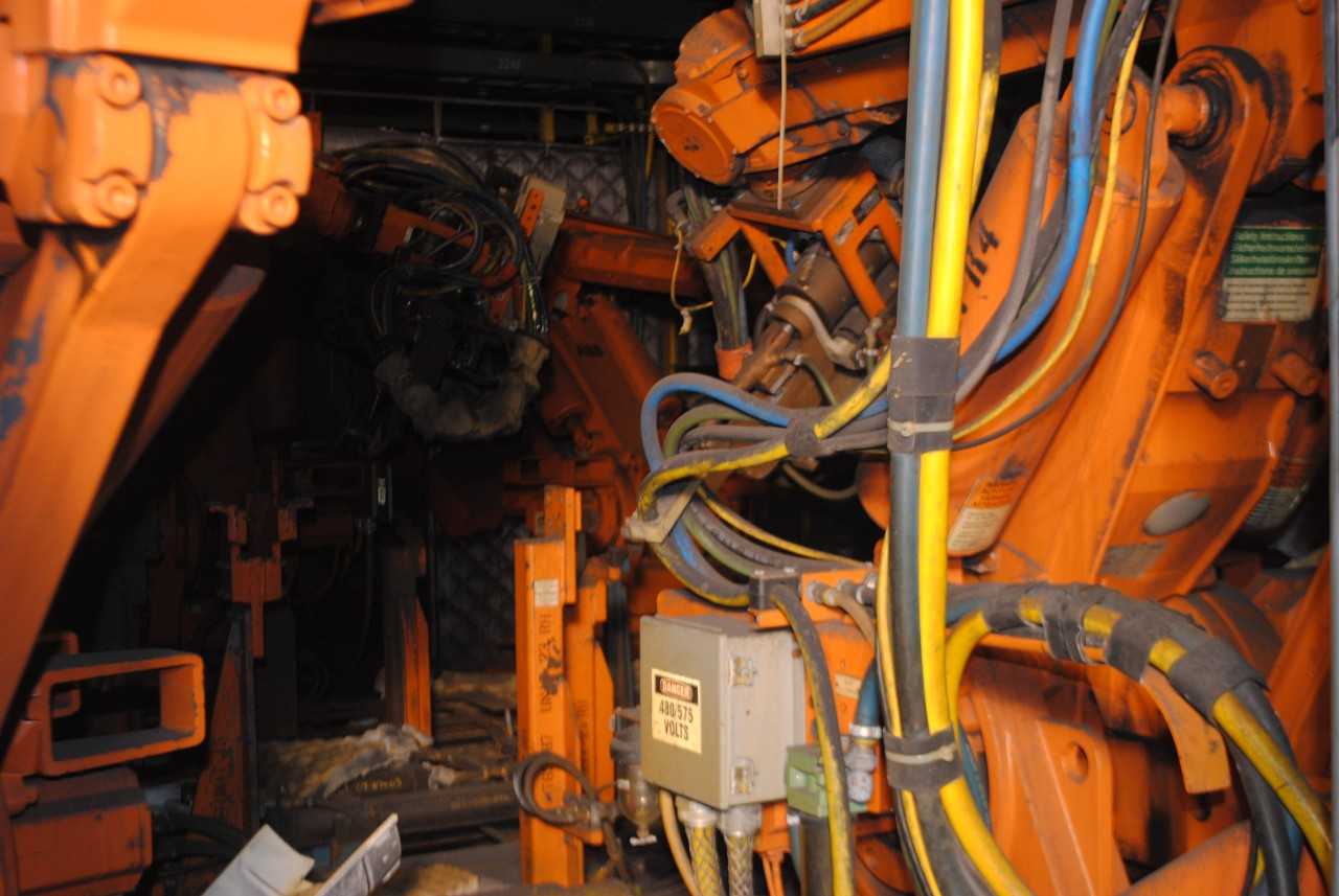 6 Count of --   ABB IRB 6400 Industrial Robots with Welder - MACHINING ACCESSORIES & TOOLING