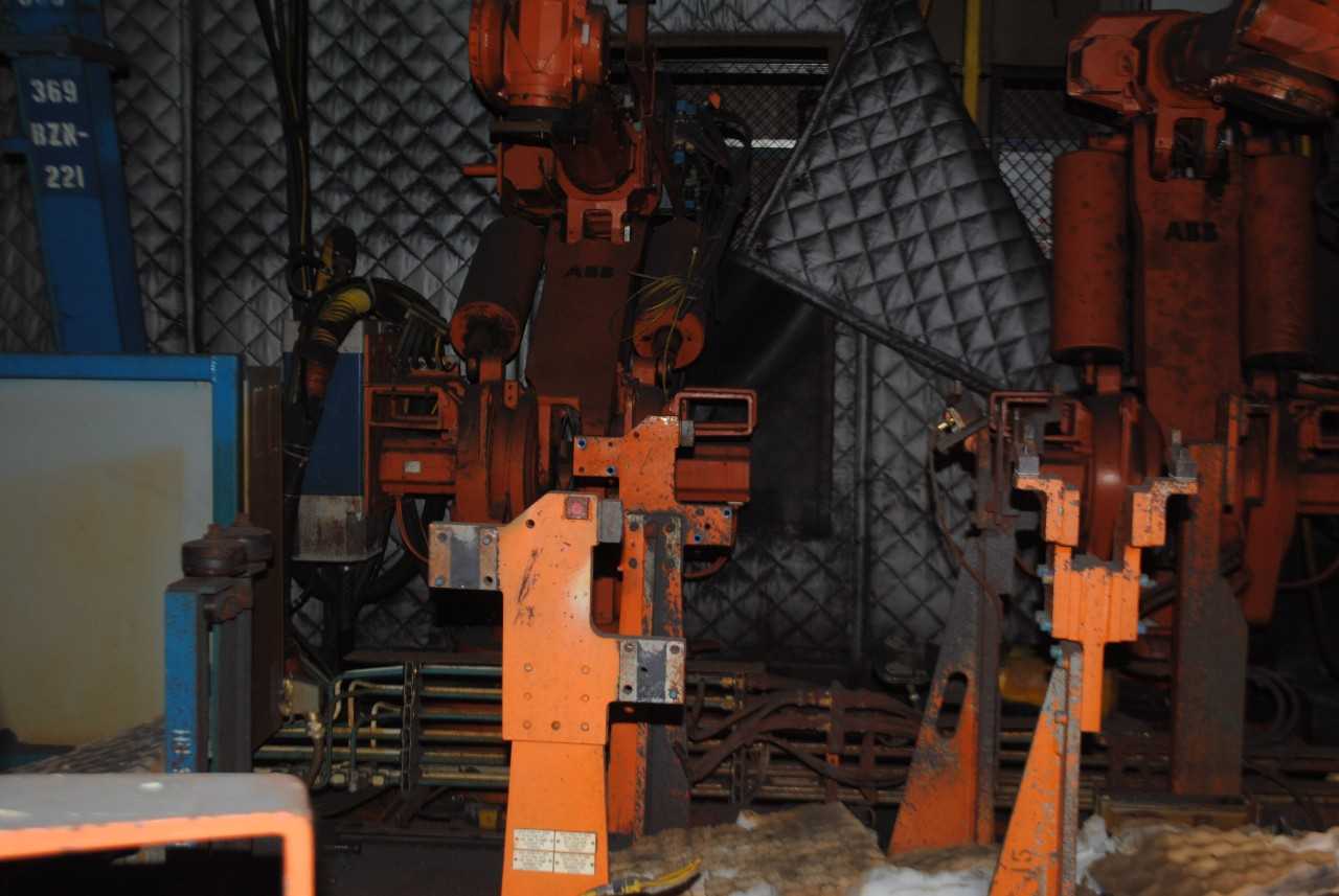 6 Count of --   ABB IRB 6400 Industrial Robots with Welder - MACHINING ACCESSORIES & TOOLING