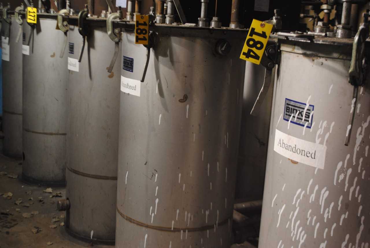Binks Stainless Steel Mix Tank - MISCELLANEOUS