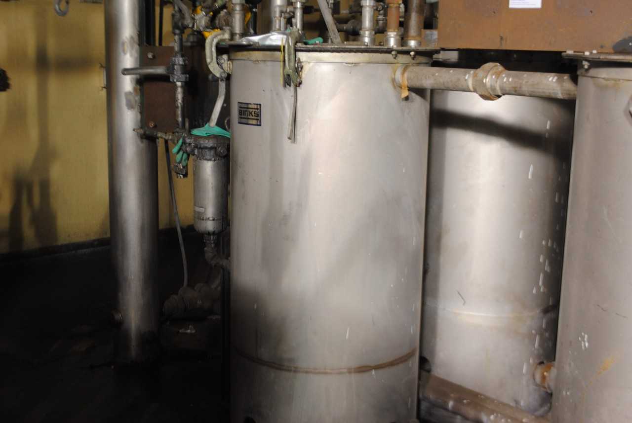 Binks Stainless Steel Mix Tank - MISCELLANEOUS