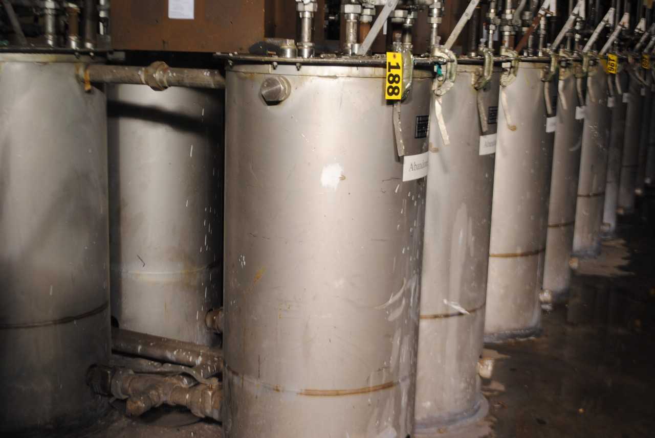 Binks Stainless Steel Mix Tank - MISCELLANEOUS