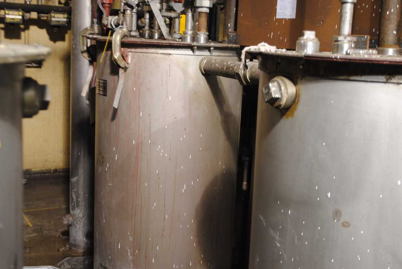 Binks Stainless Steel Mix Tank - MISCELLANEOUS
