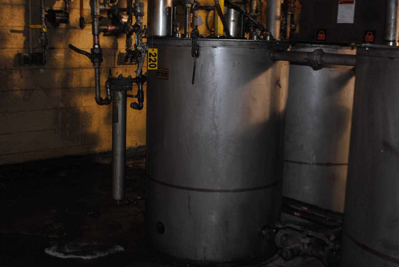 Binks Stainless Steel Mix Tank - MISCELLANEOUS