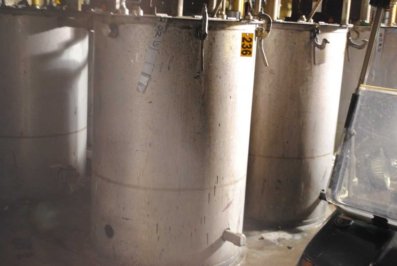 Binks Stainless Steel Mix Tank - MISCELLANEOUS