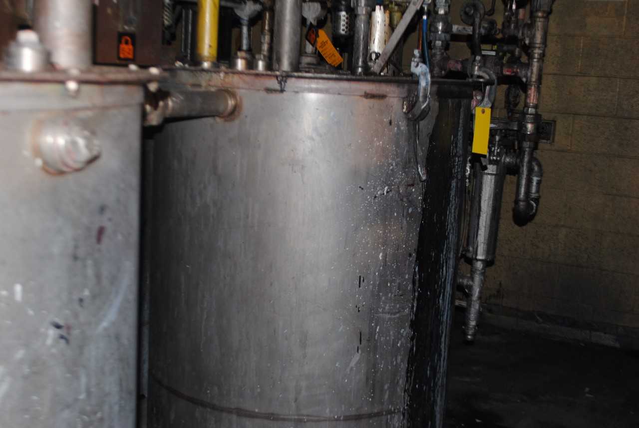 Binks Stainless Steel Mix Tank - MISCELLANEOUS