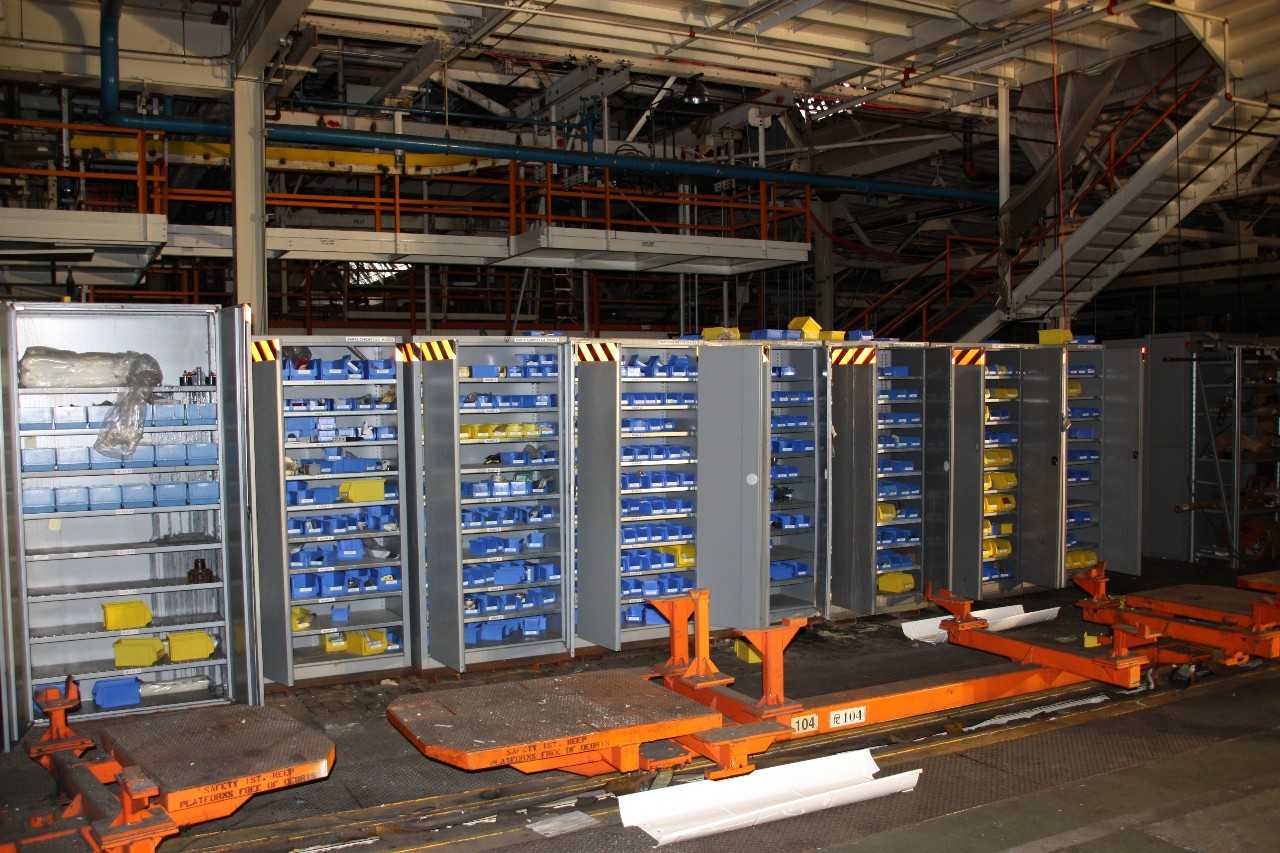 35 lockers with contents, 20 job carriers  - MISCELLANEOUS