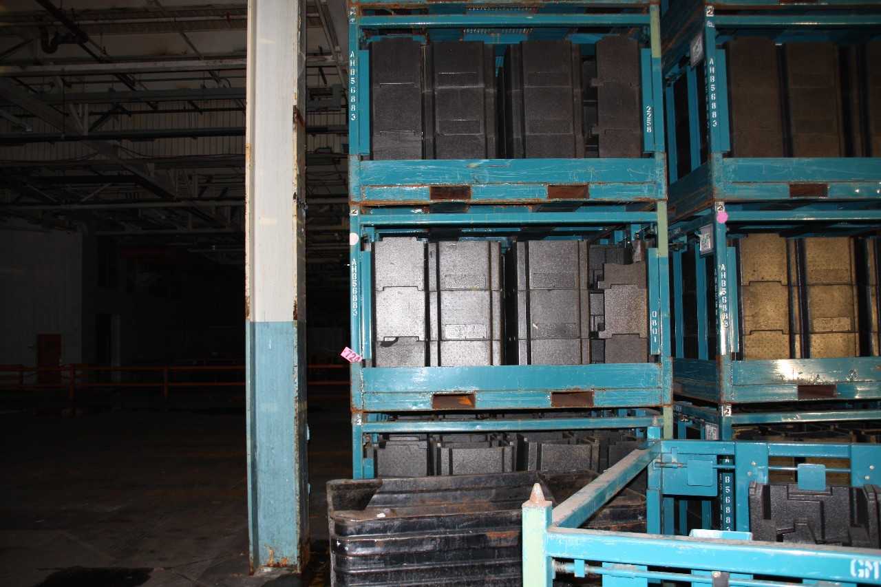 8x8x4 material racks 17 pcs - MISCELLANEOUS