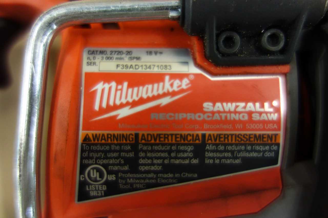 MILWAUKEE 2720-20 SAWZALL RECIPROCATING SAW IN CASE - ELECTRIC POWER TOOLS