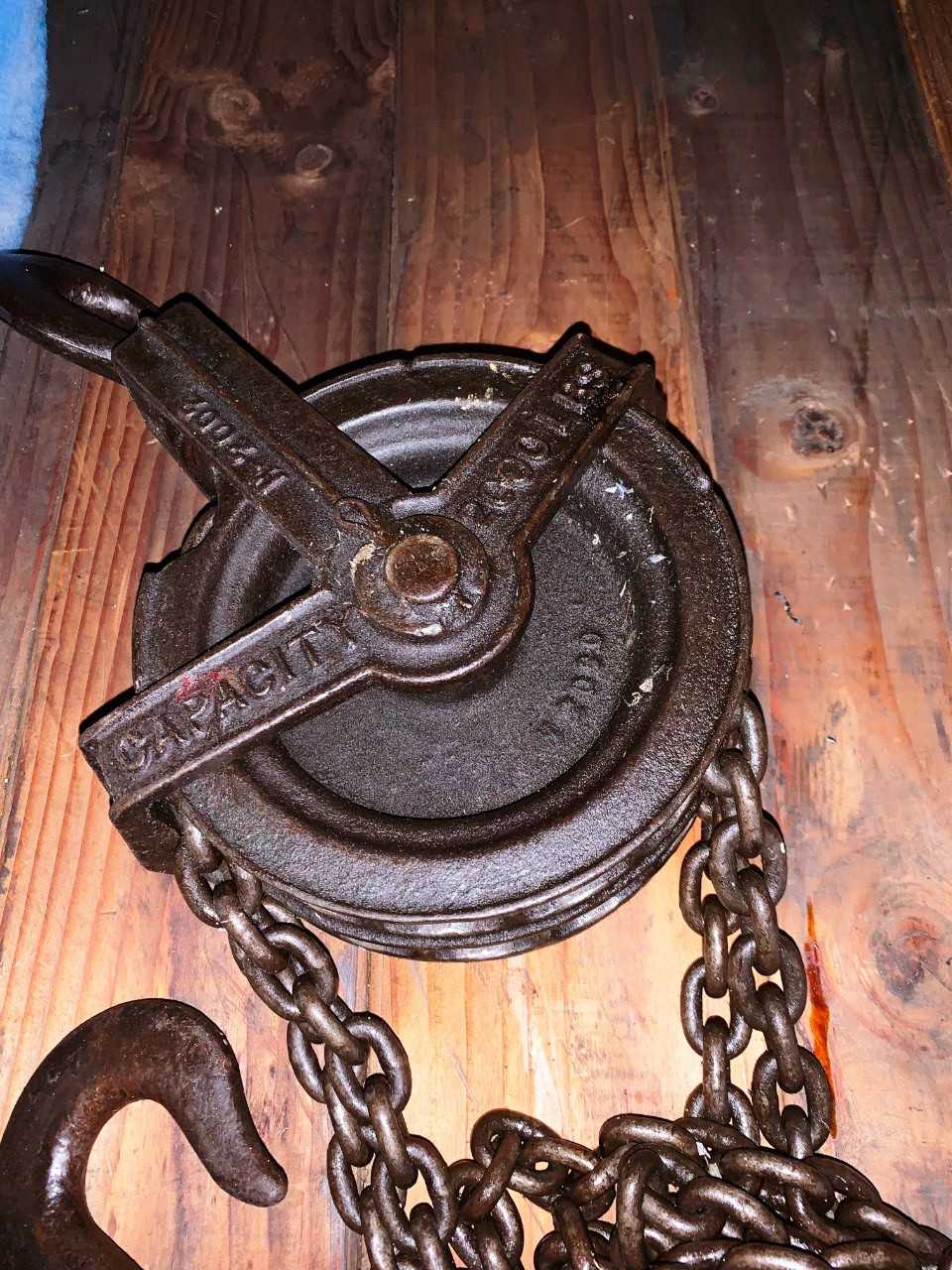 Chain Hoist - LIFTING EQUIPMENT