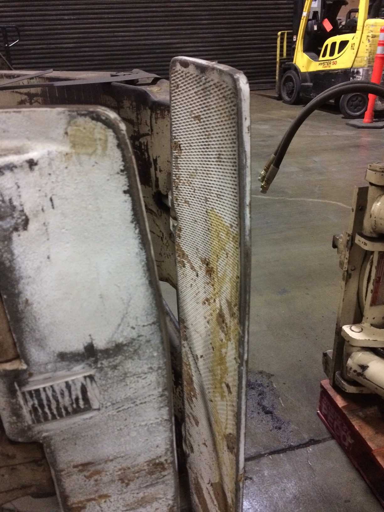 Cascade 90F-RC-01C 6000# Roll Clamp - Portland, OR - LIFTING ATTACHMENTS
