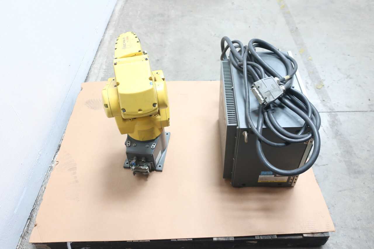FANUC A05B-2551-B160 A05B-1139-B204 LR MATE 200/C ROBOT AND CONTROLLER ASSEMBLY - INDUSTRIAL ROBOTS