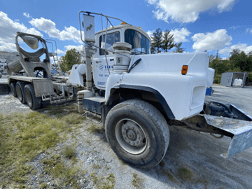 2003 MACK 600 DM600 READYMIX CONCRETE MIXER TRUCK - MIXER TRUCKS