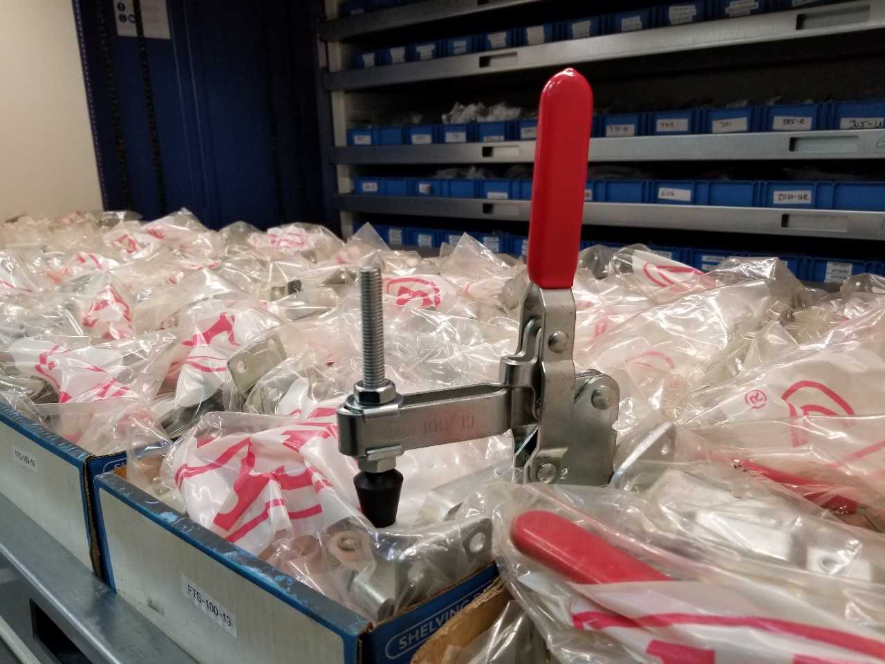 Vertical Toggle Clamp 100-19, Lot of 20 - MISCELLANEOUS