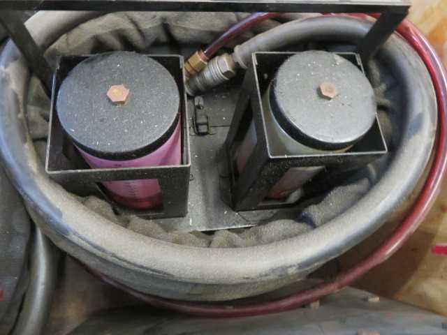 Appear to be lube or air units (lot) - MISCELLANEOUS