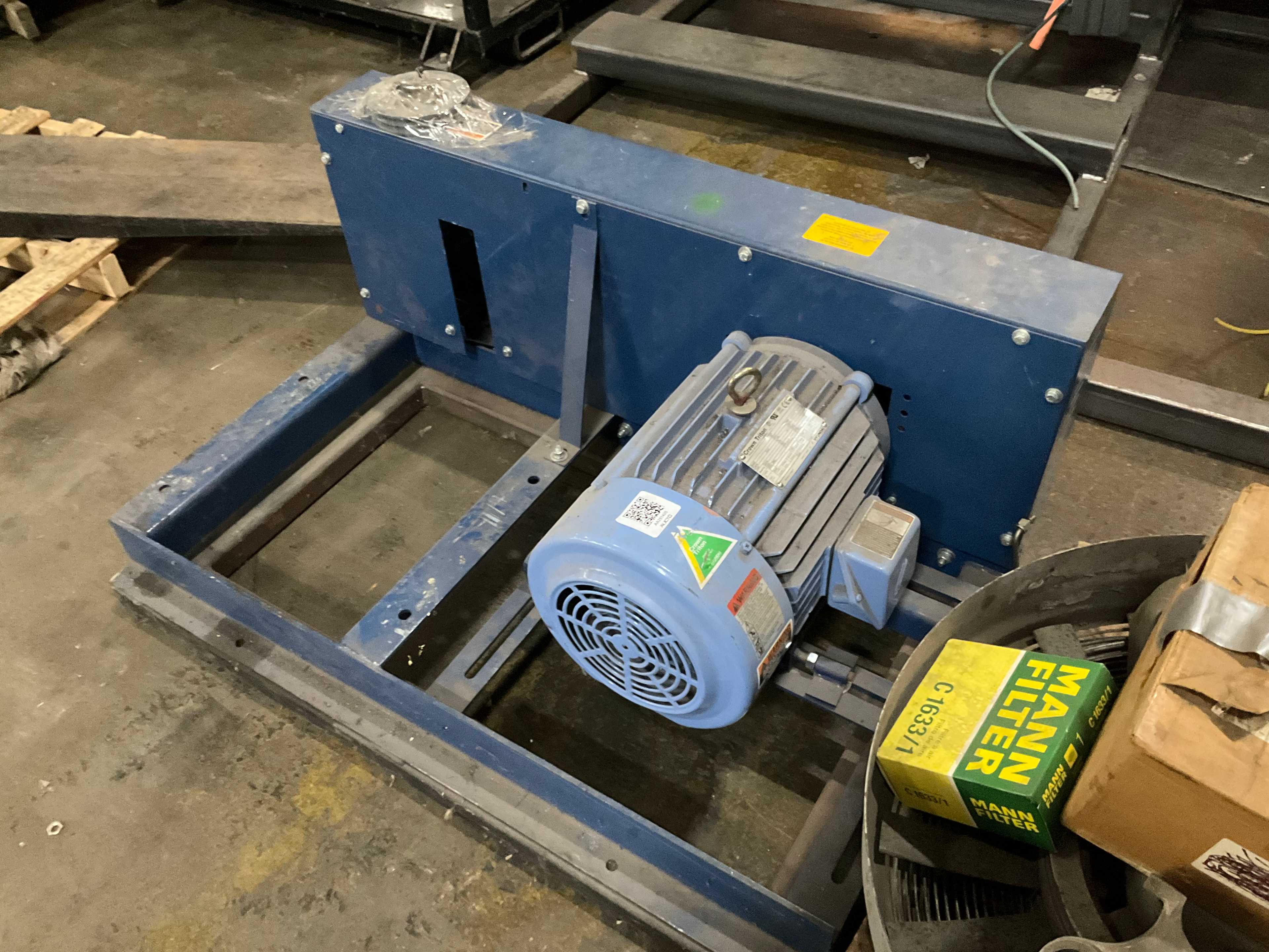 CROWN TRITON HKS215SR235R AC MOTOR - AC MOTOR