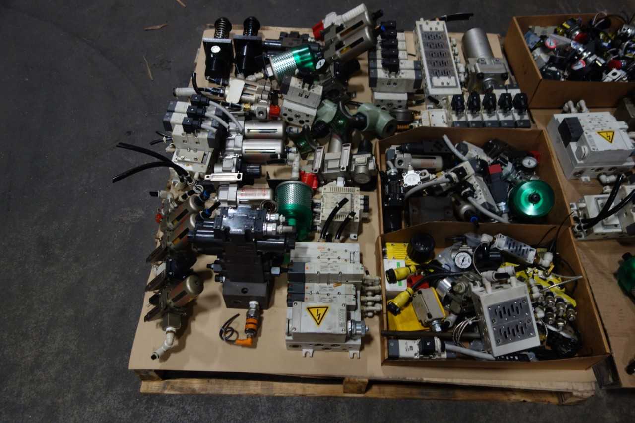 2 PALLETS OF ASSORTED PNEUMATIC REPLACEMENT PARTS   PUSH BUTTONS   SENSORS - ELECTRICAL COMPONENTS