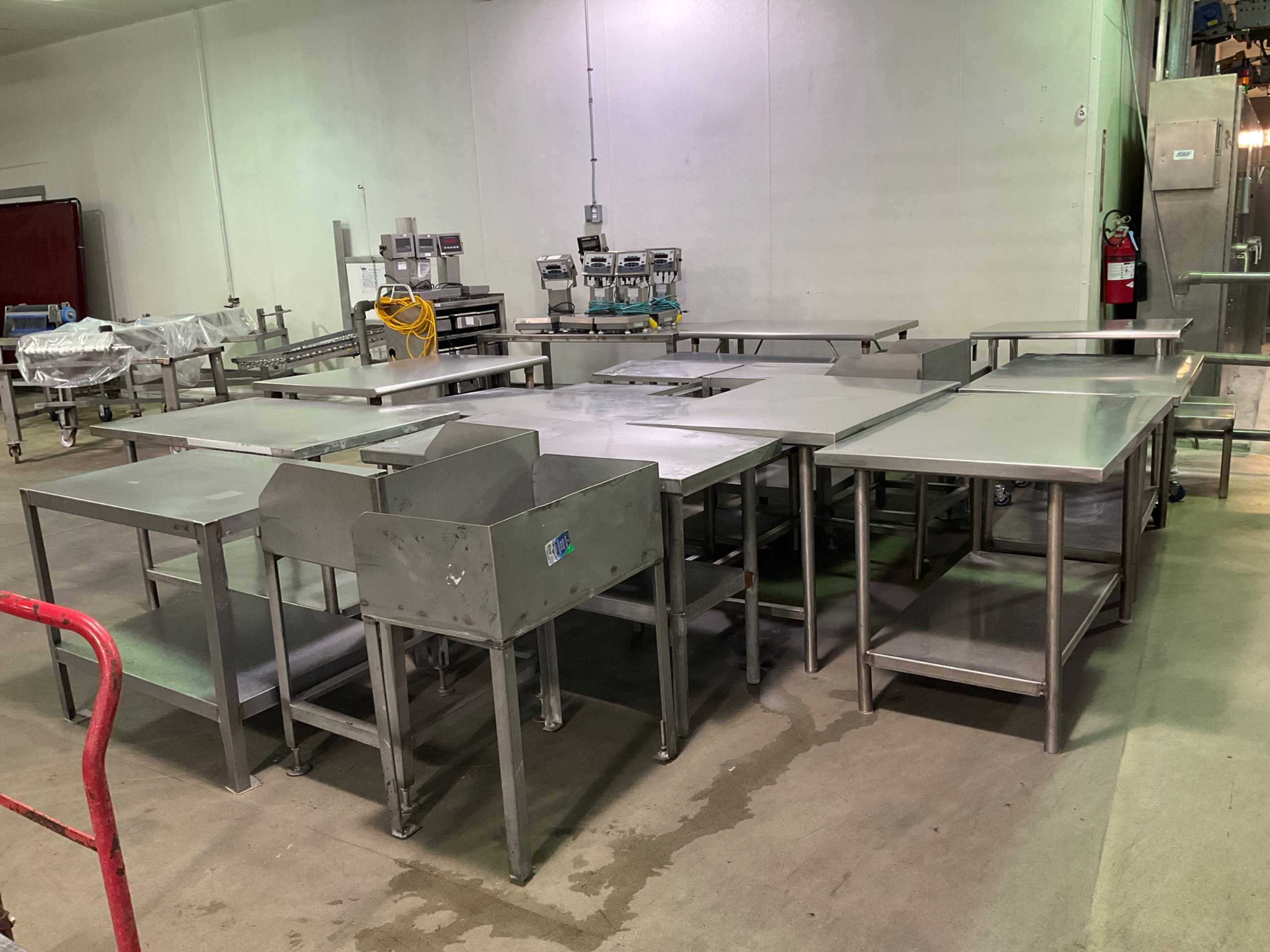 BULK QTY OF INDUSTRIAL TABLES