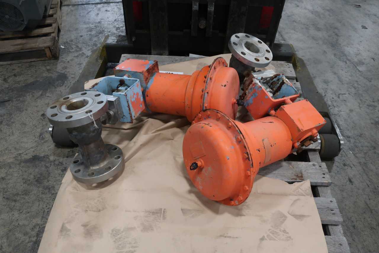 LOT OF 2 JAMESBURY 3IN FLANGED CONTROL VALVES - CONTROL VALVE