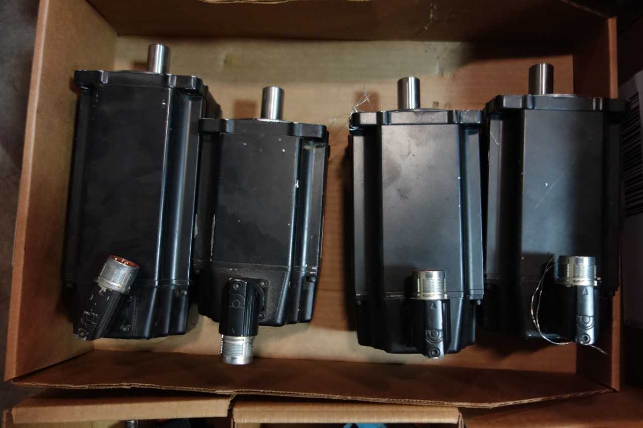1 LOT OF ALLEN BRADLEY SERVO MOTORS - SERVO