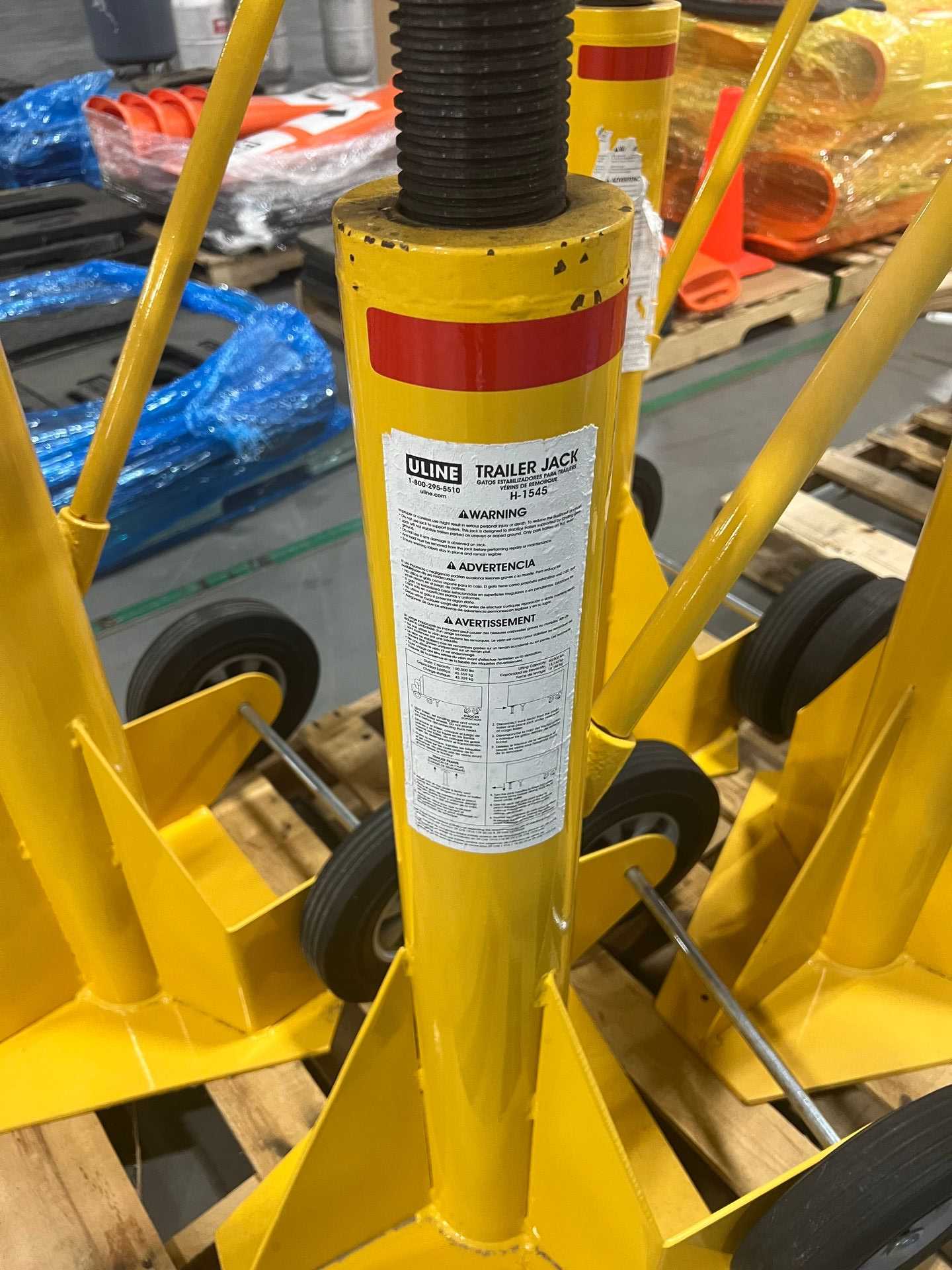 BULK LOT OF ULINE H-1545 TRAILER JACKS QTY 7 - MANUAL PALLET JACKS