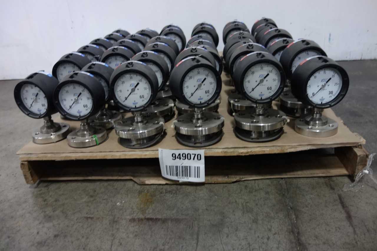 LOT OF ASSORTED WIKA AND REOTEMP PRESSURE GAUGES - INSTRUMENTATION