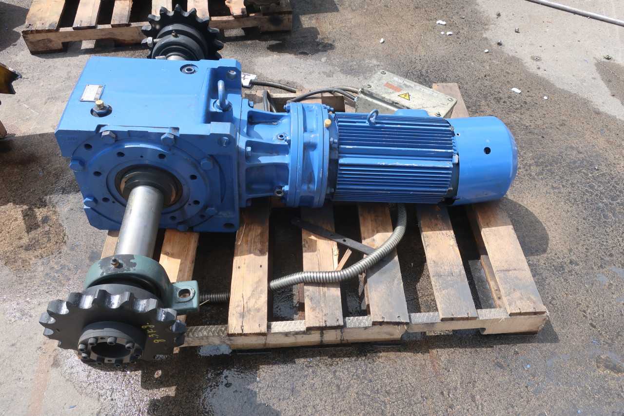 SUMITOMO LHYM10-2D165-AVY1-B-74 GEAR REDUCER - GEAR REDUCERS