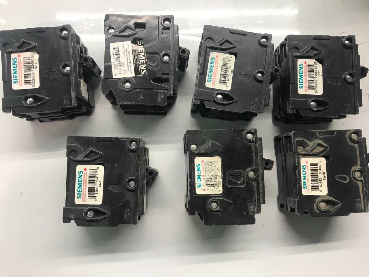 VARIOUS SIEMENS 2 POLE CIRCUIT BREAKERS (QTY 7) - CIRCUIT BREAKERS