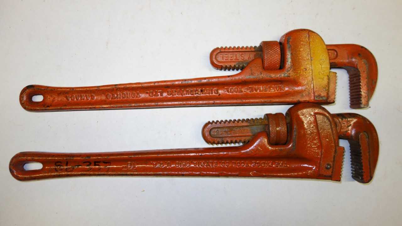 LOT OF 5 RIDGID 18 IN ADJUSTABLE PIPE WRENCHES - HAND TOOLS