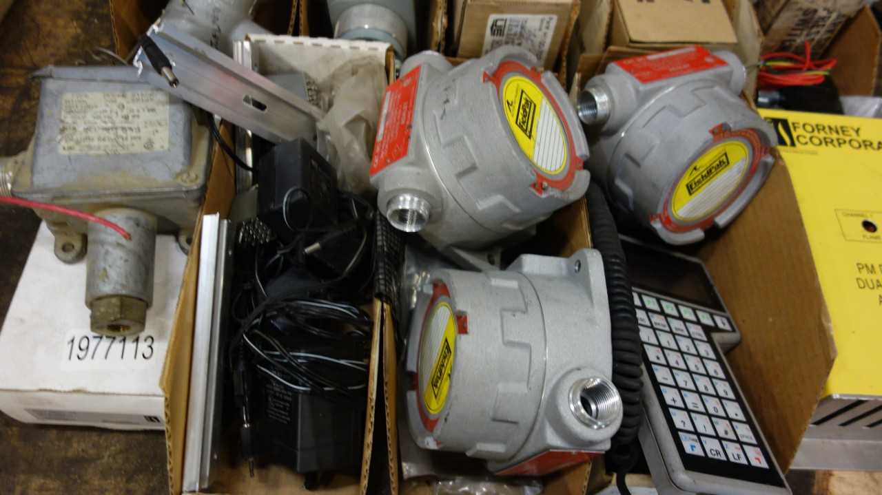 LOT OF 10 TOTES OF ASSORTED ELECTRICAL CONTROLS SWITCHES - ELECTRICAL COMPONENTS