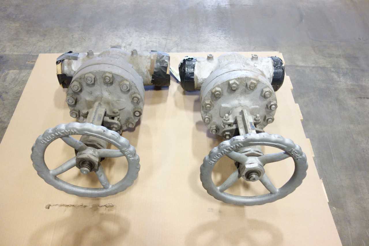 LOT OF 2 WALWORTH MANUAL 4IN WEDGE GATE VALVES - VALVES