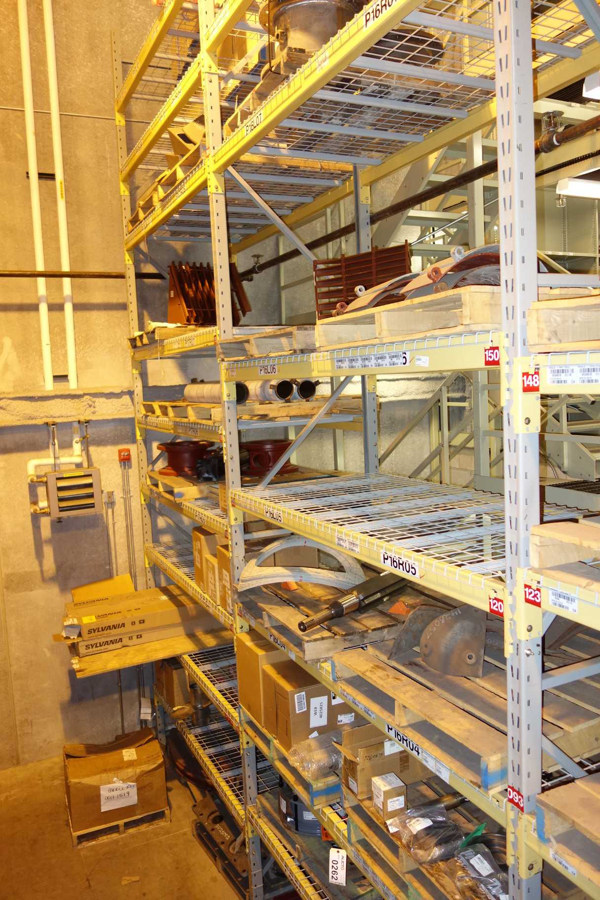 CONTENTS OF 2 UPRIGHT RACKING SECTION, LINERS - INDUSTRIAL PARTS
