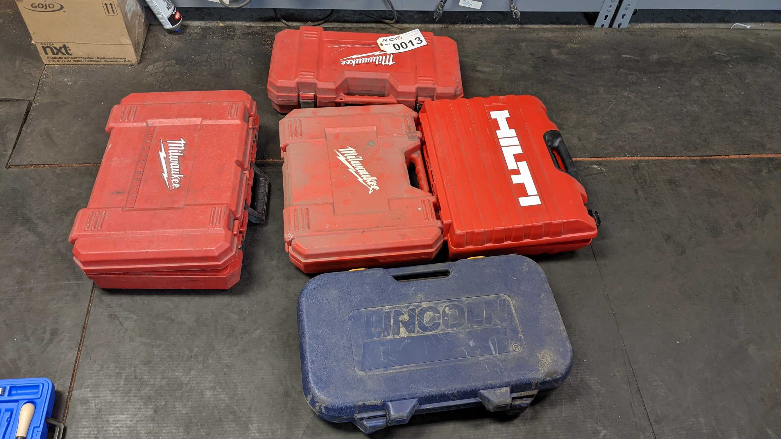 LOT OF 5 POWER TOOLS - ELECTRIC POWER TOOLS