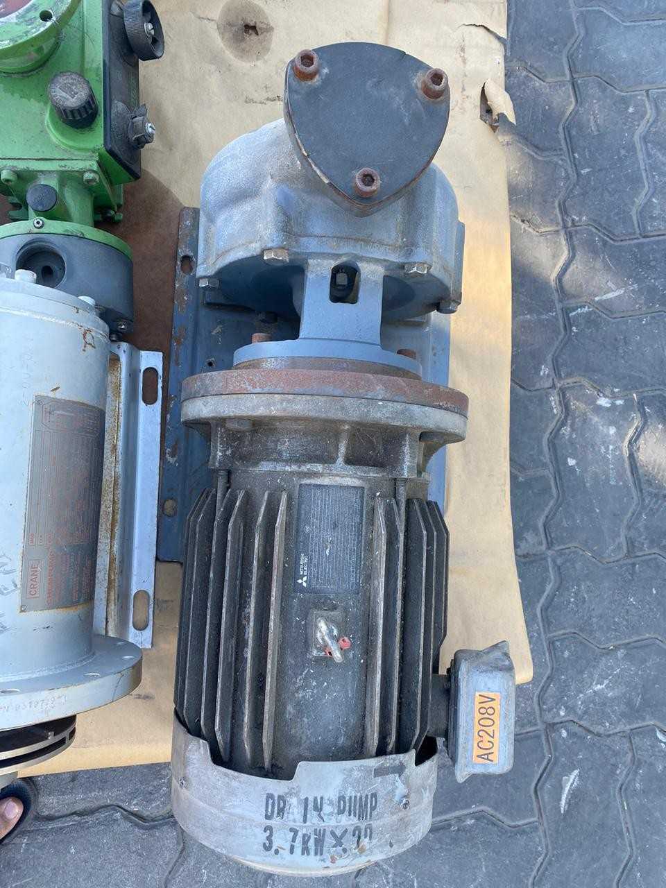 PALLET OF ASSORTED PUMP MOTORS - ELECTRIC MOTORS