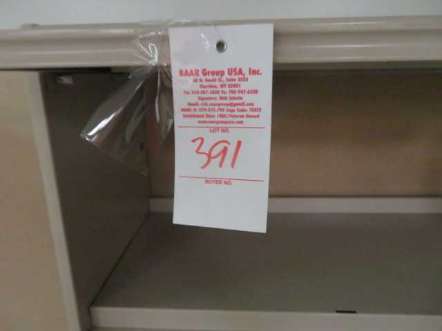 Office Furniture and Panels, Lot - MISCELLANEOUS