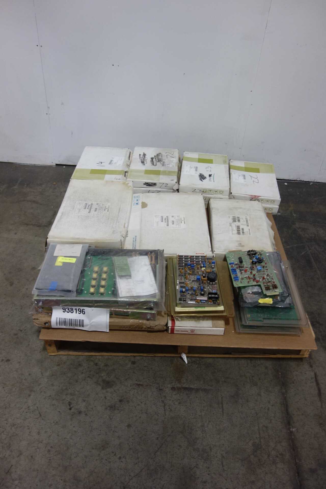 LOT OF ASSORTED PCB CIRCUIT BOARDS - AUTOMATION & CONTROLS LOT OF ASSORTED PCB CIRCUIT BOARDS - AUTOMATION & CONTROLS