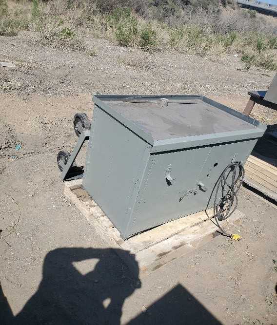 1 metal cabinet with wheels - MISCELLANEOUS