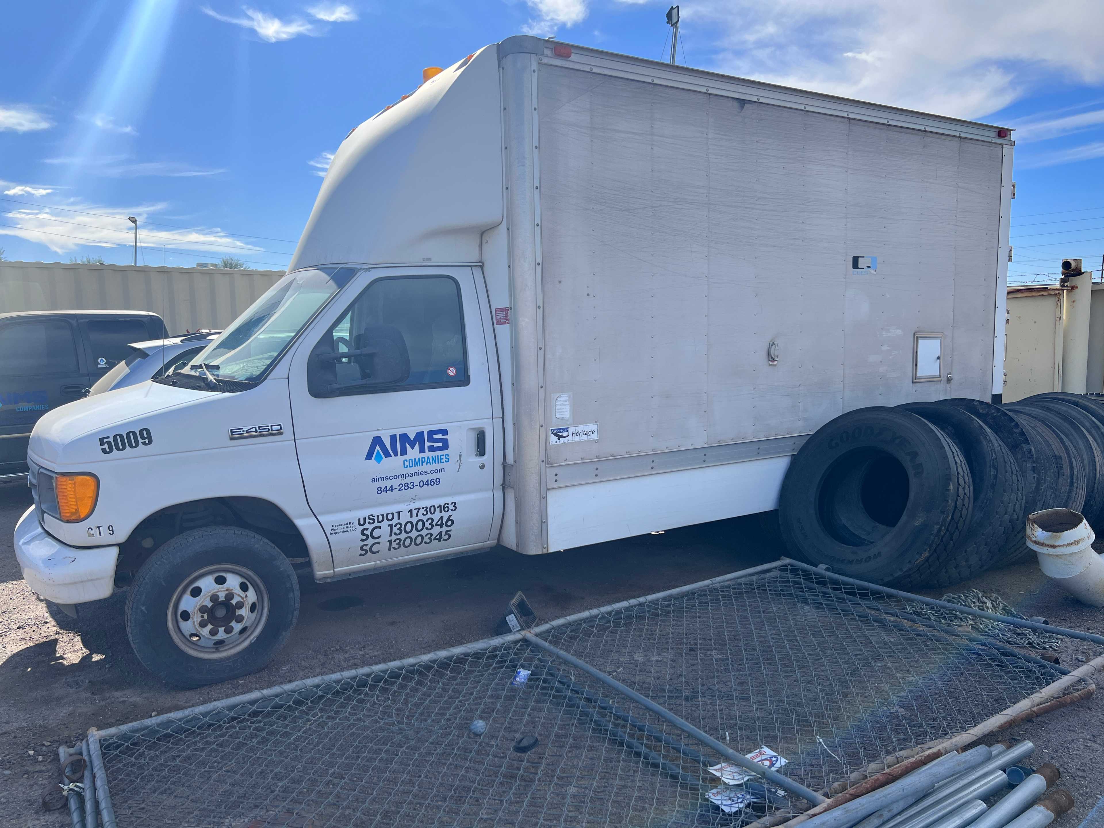 2006 Ford E450 Cargo Van - BUSES