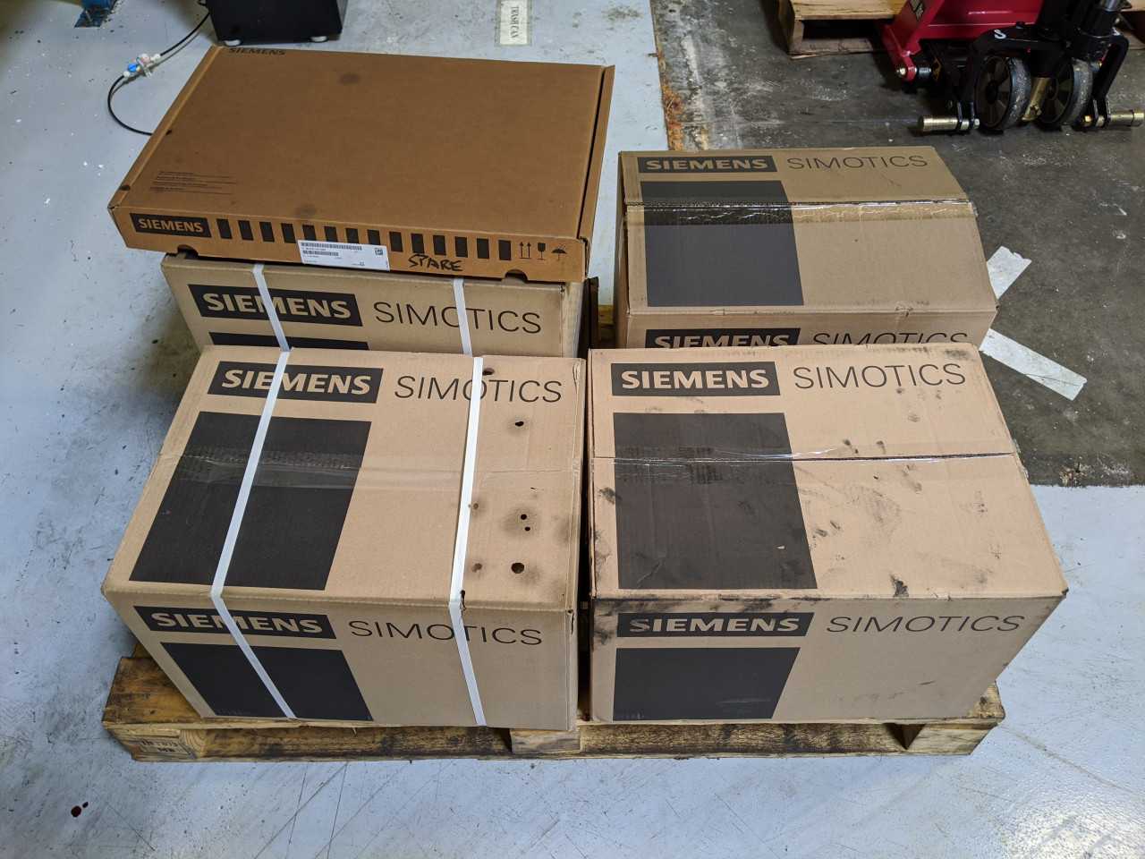 Assorted Siemens Servo Motors, Servo Drives, Cables - SERVO