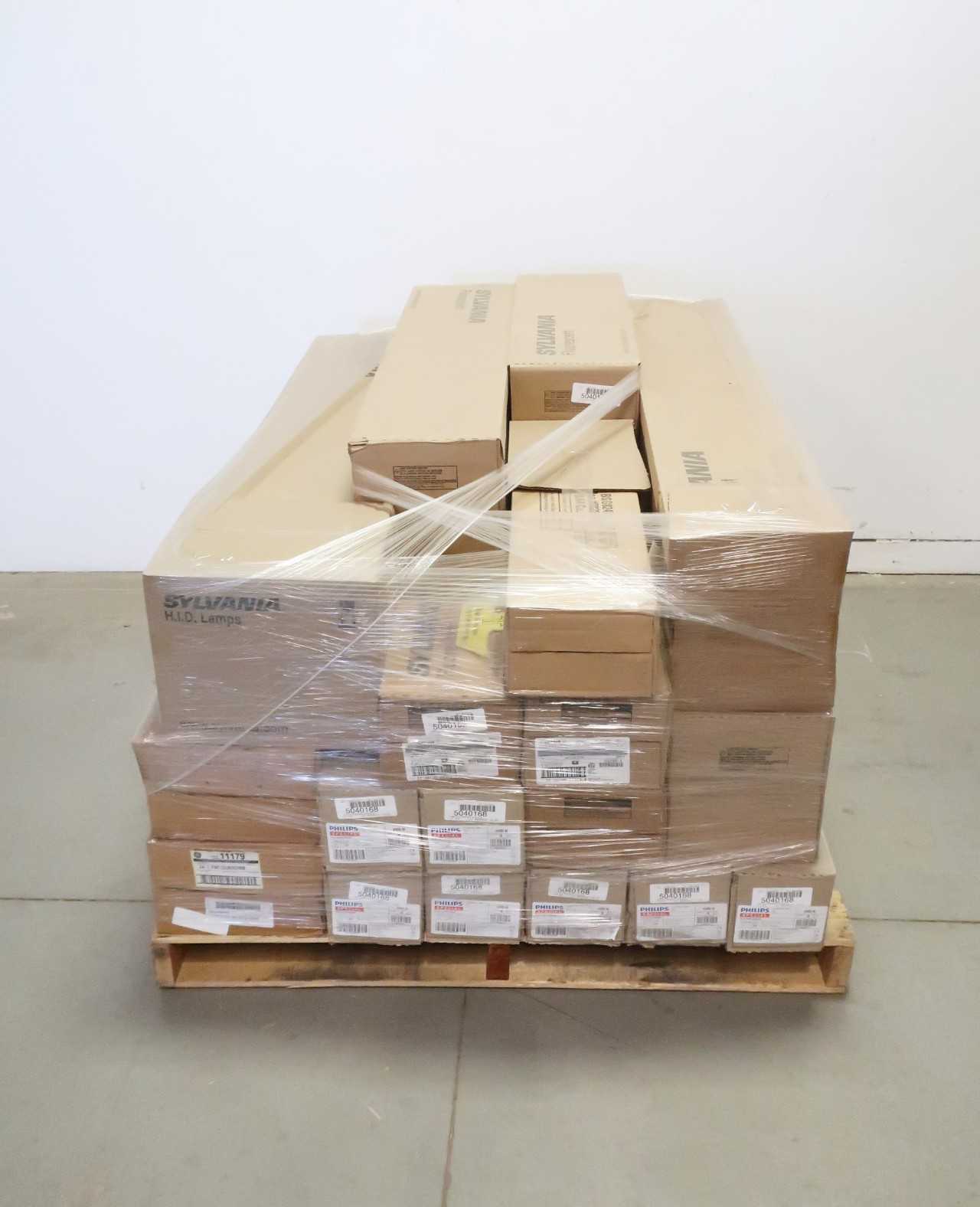 SYLVANIA, PHILIPS, GE FLUORESCENT LIGHT BULBS - LIGHTING