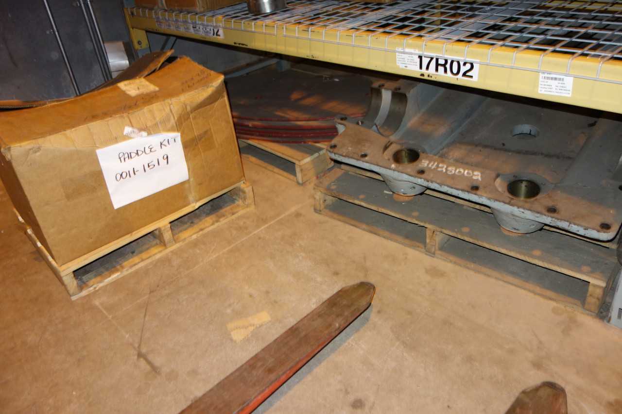 CONTENTS OF 2 UPRIGHT RACKING SECTION, LINERS - INDUSTRIAL PARTS