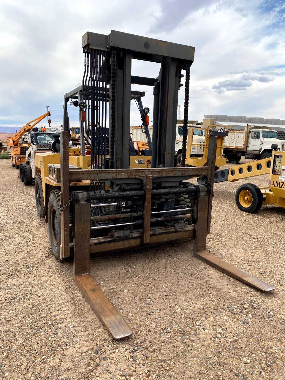 2001 Caterpillar DP-90 18000LB Diesel Forklift - FORKLIFTS